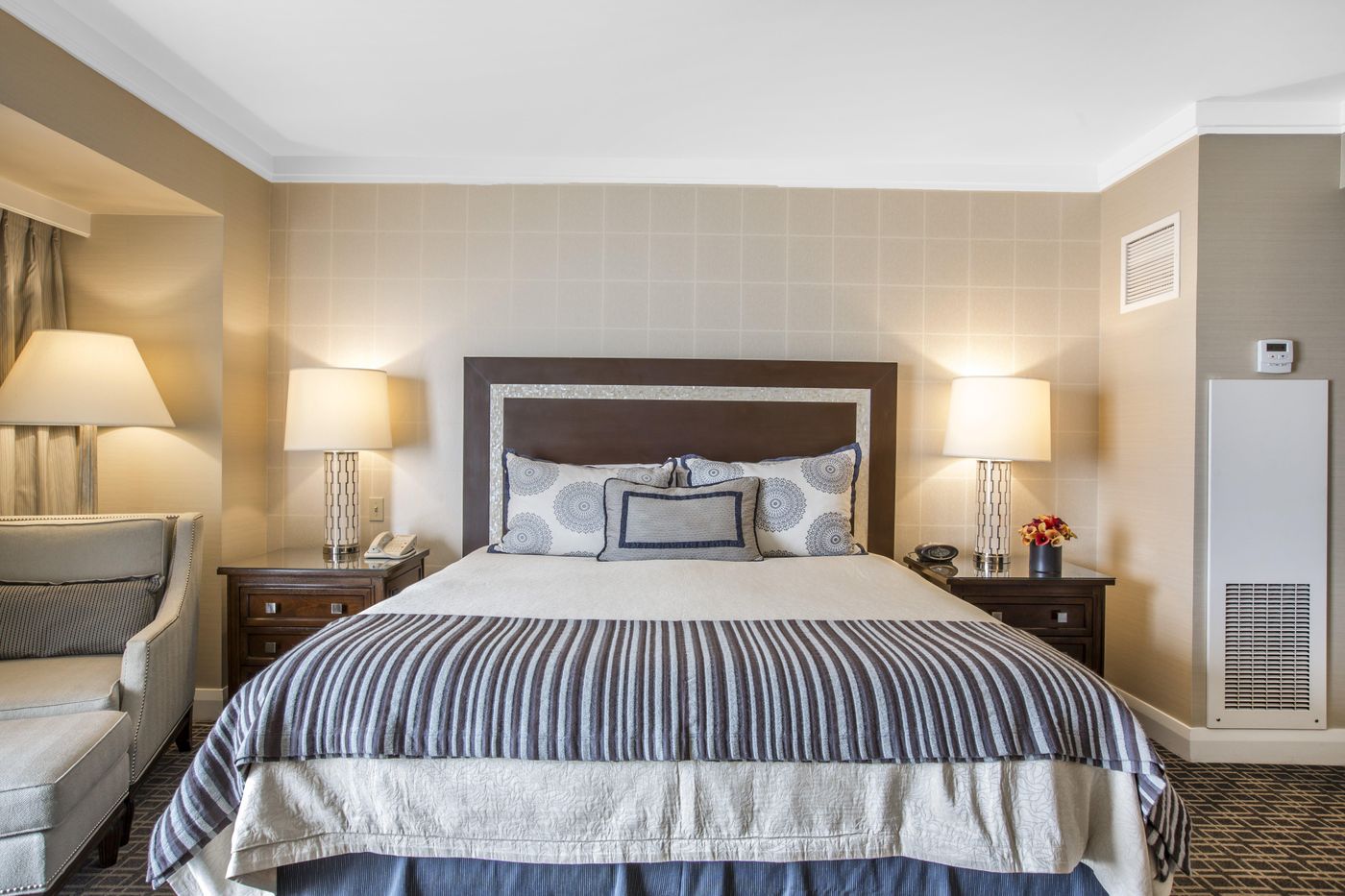 Omni-Los-Angeles-Hotel-at-California-Plaza-Room-33