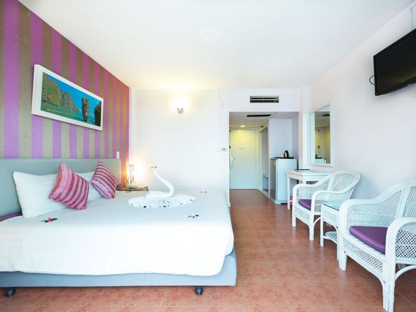 ON-Hotel-Phuket-Room-12