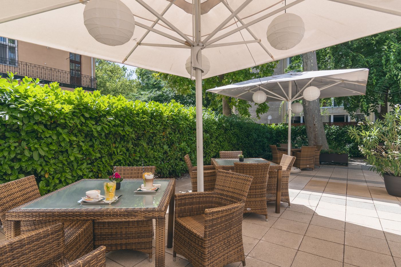 Hotel-Lion-s-Garden-Terrace-1