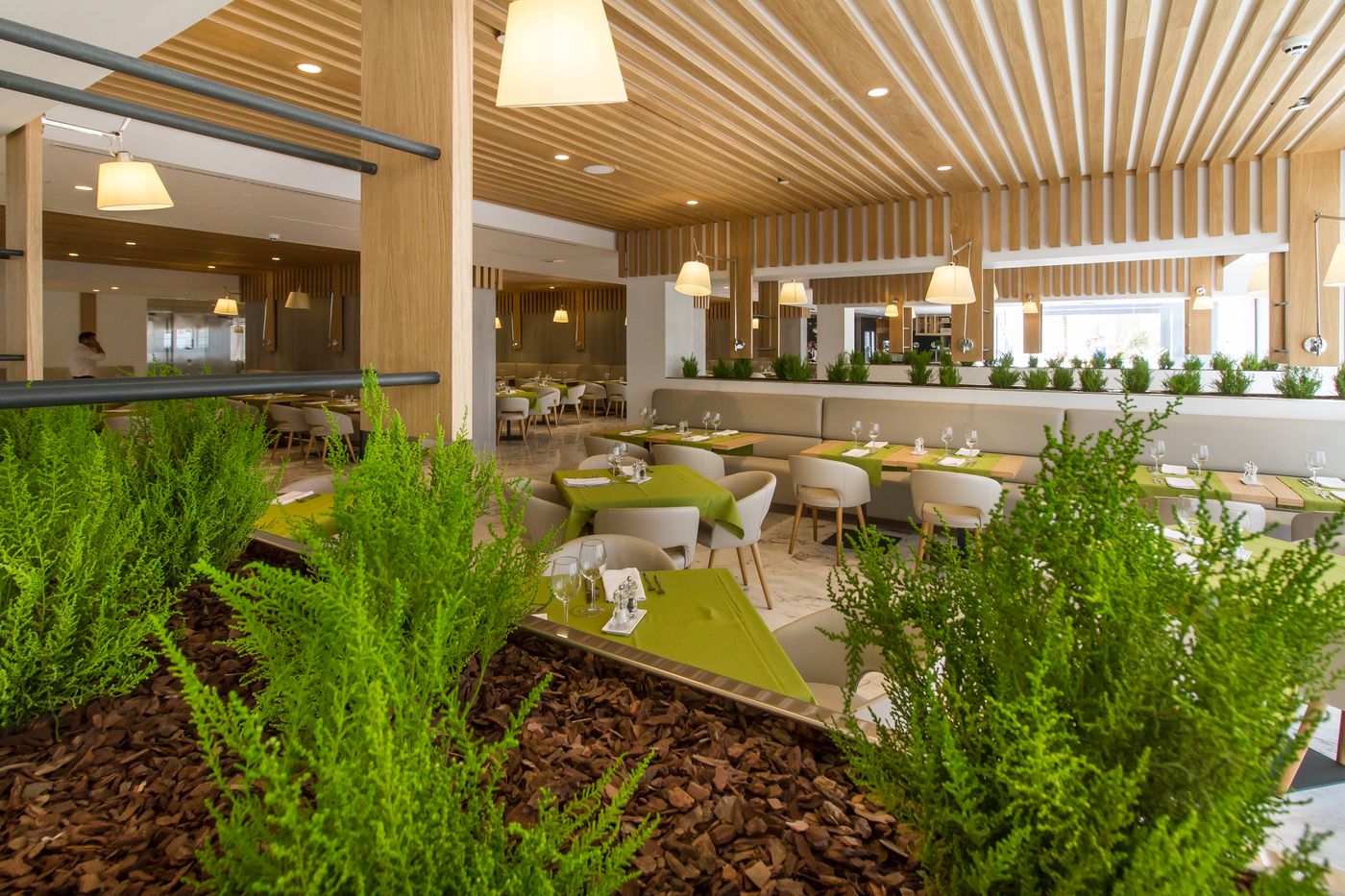 Suitopia Sol y Mar Suites Hotel