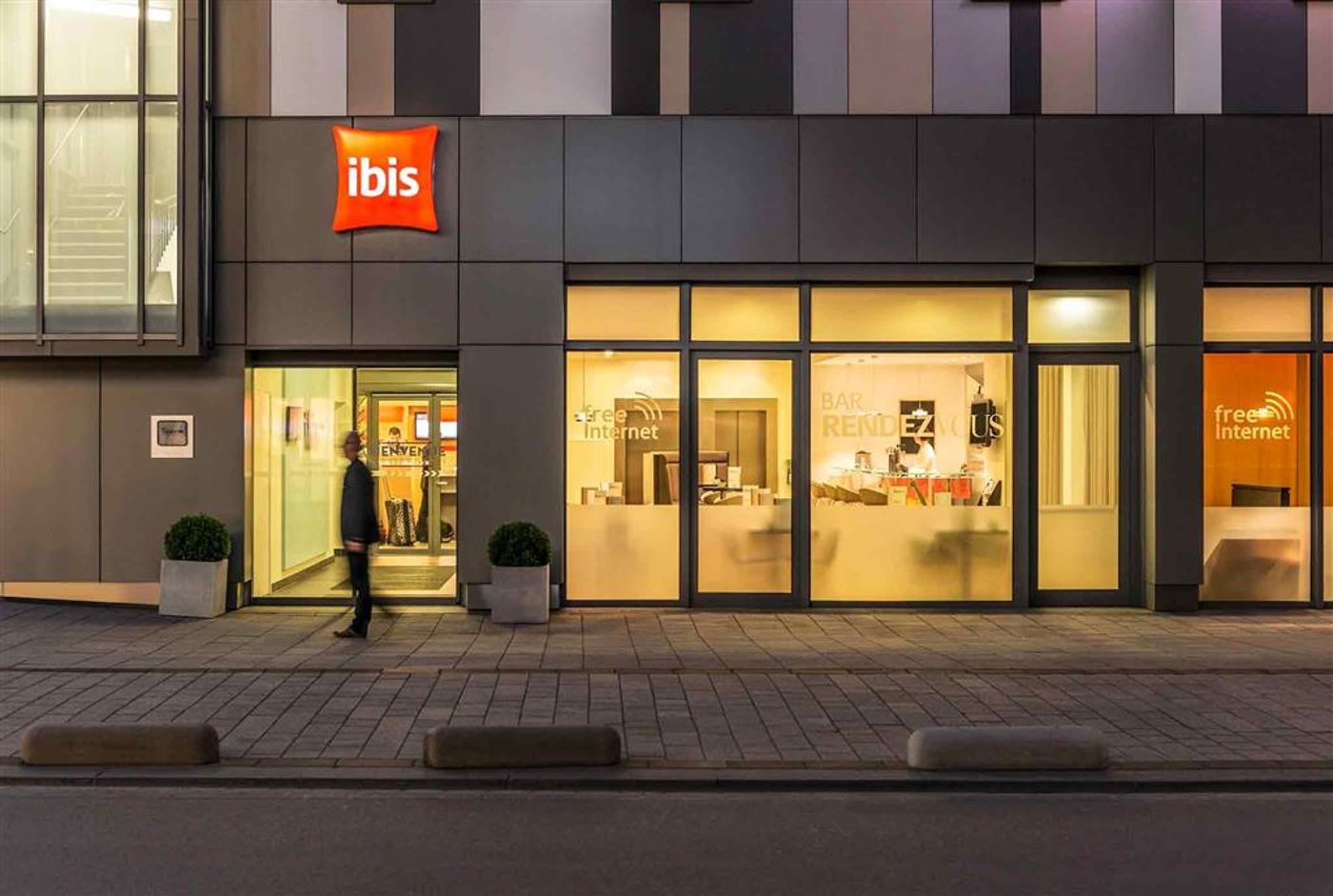 ibis-Esch-Belval-General-view-3