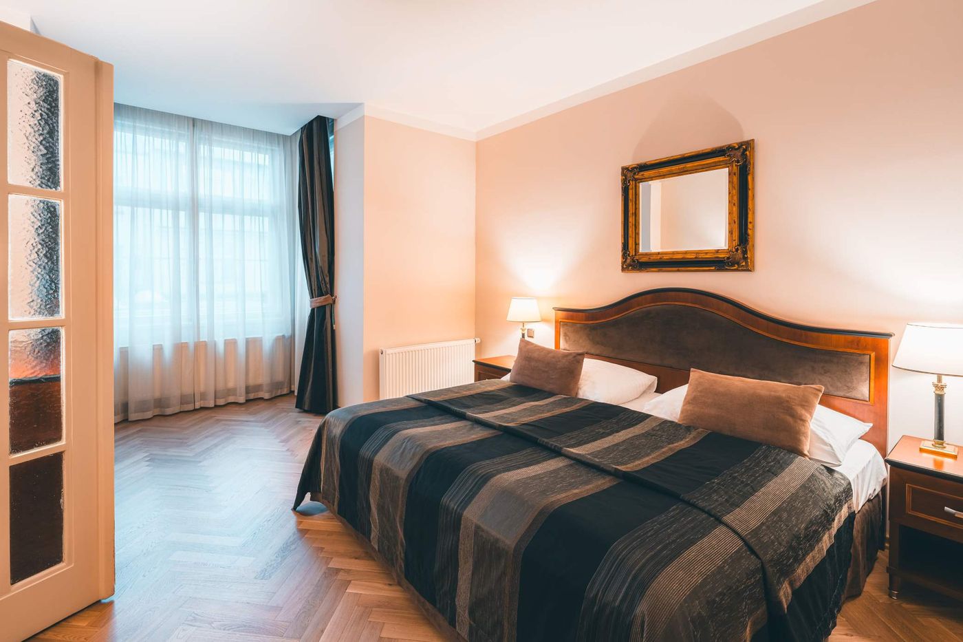 Elysee-Hotel-Room-23