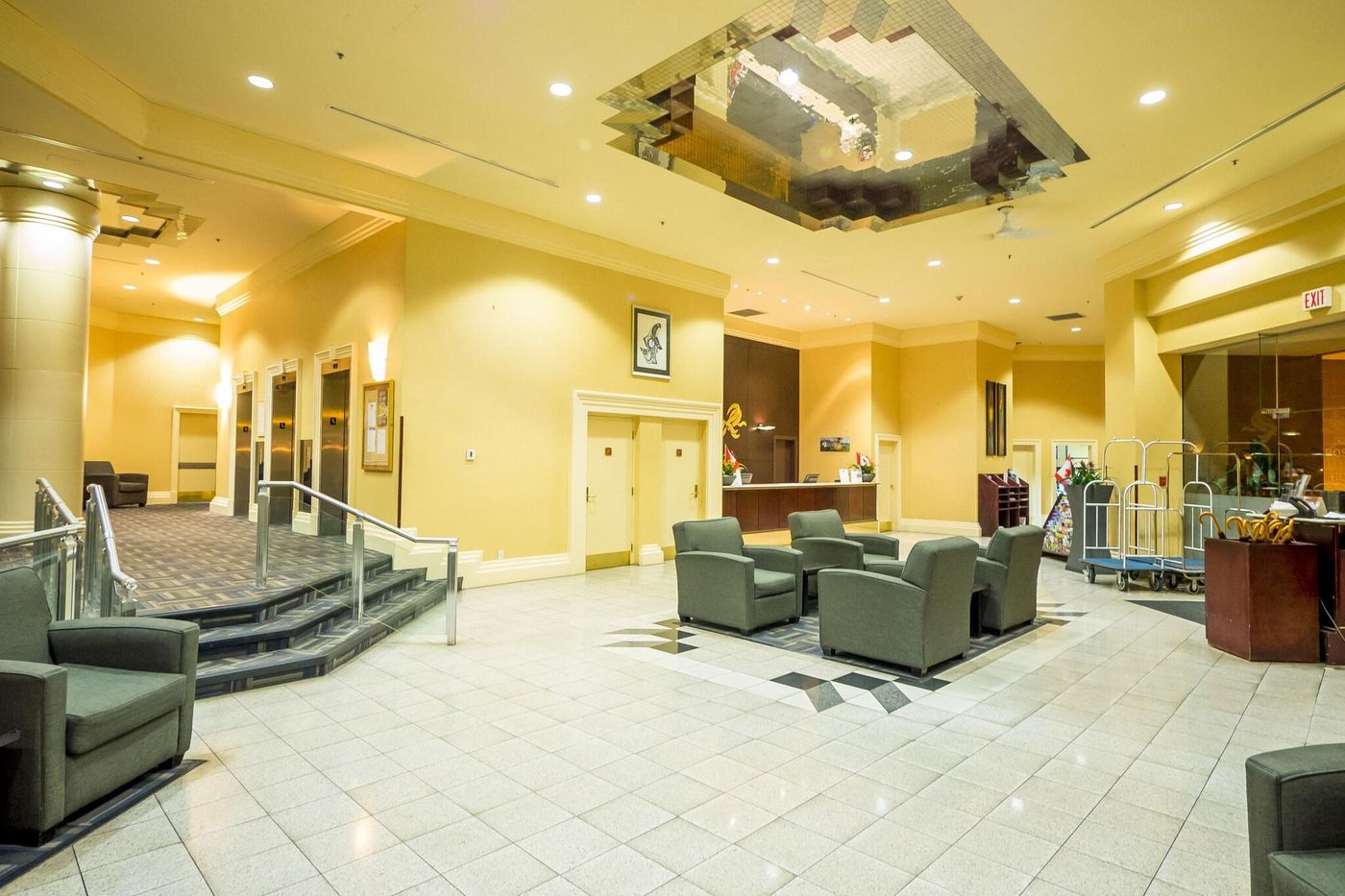 Rosedale-On-Robson-Suites-Hotel-Lobby-13