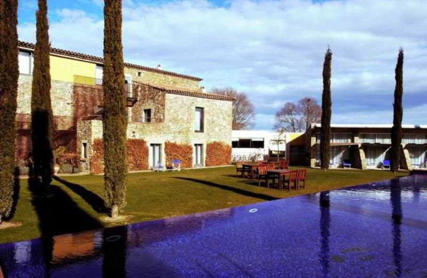 Arcs-de-Monells-Pool-1