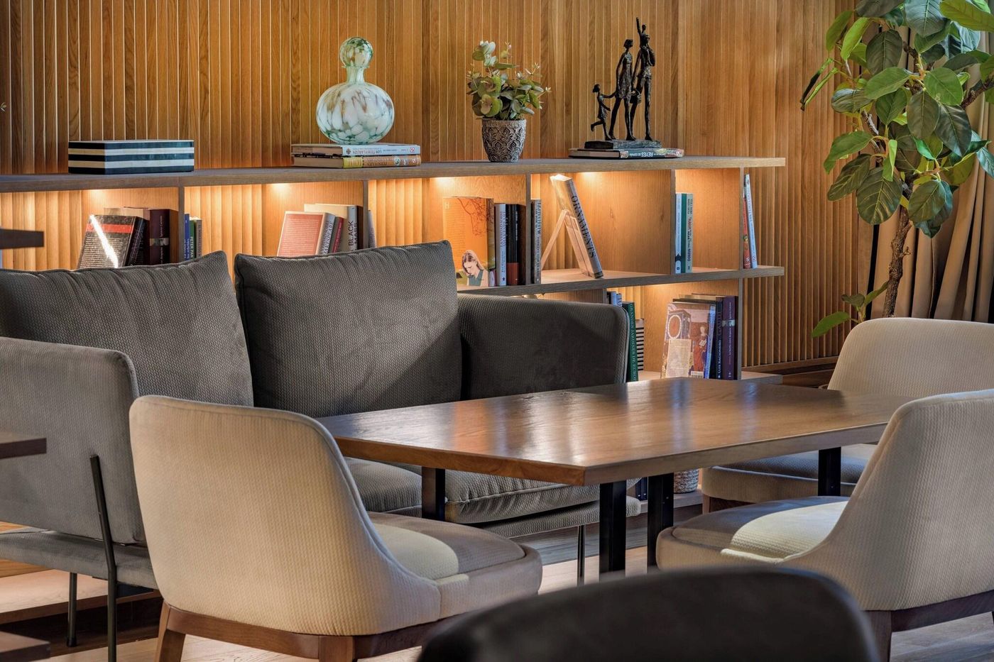 AC-Madrid-Avendia-de-America-Bar-2