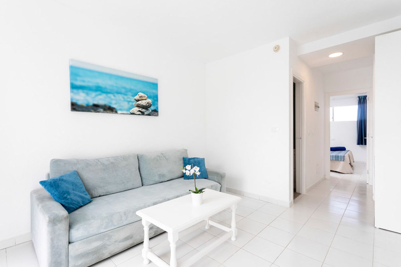 Globales-Costa-Tropical-Room-25