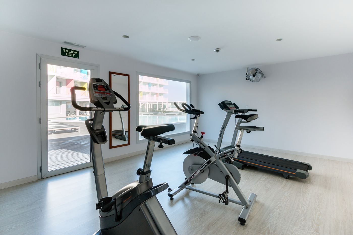 Artiem-Carlos-III-Sports-and-Entertainment-48