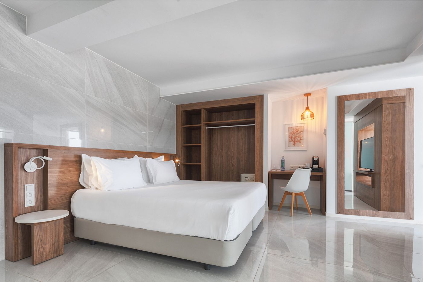 El-Puerto-Ibiza-Hotel---Spa-Room-27