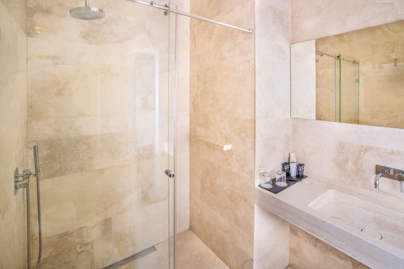 Golden-Crown-Room-31