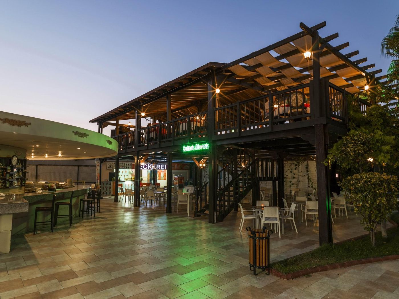 Sultan-of-Side-Bar-12