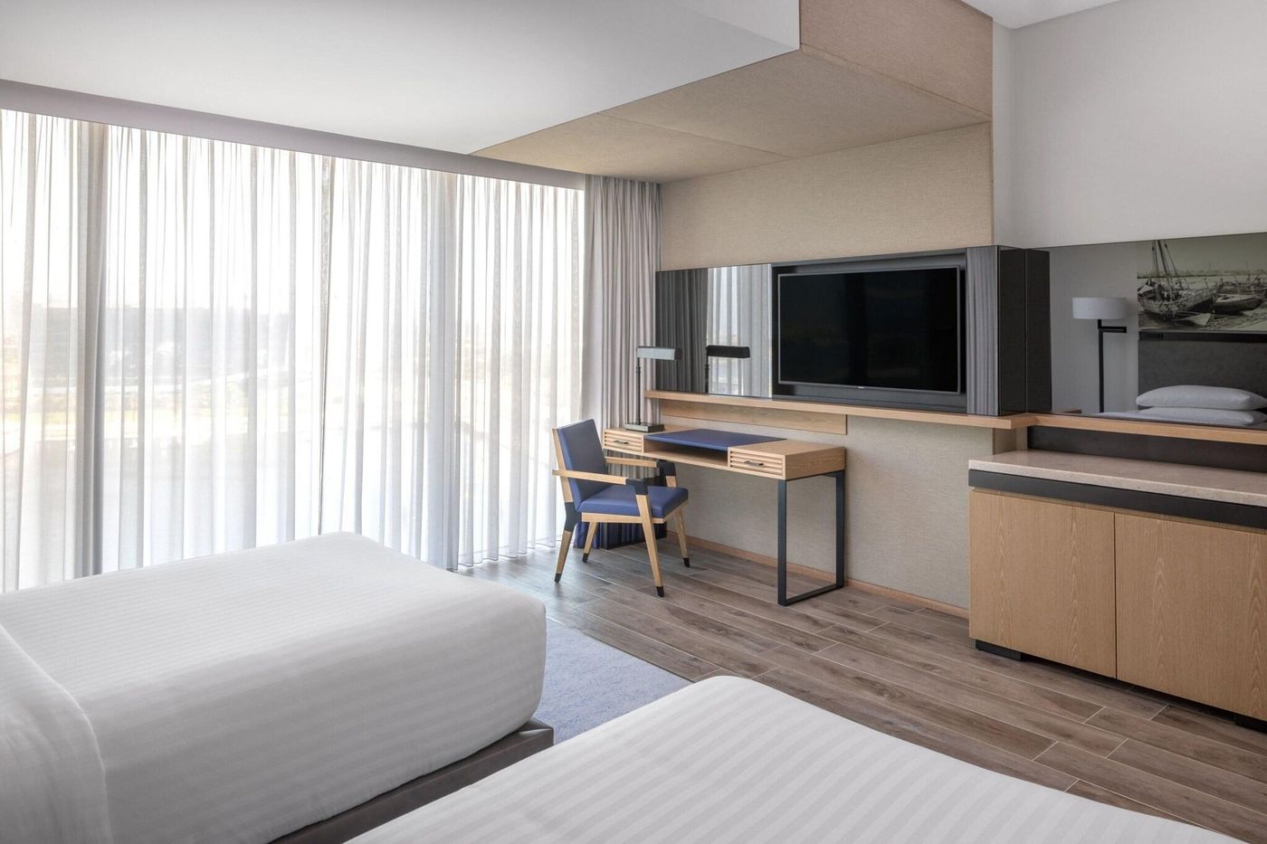 JW-Marriott-Marquis-Hotel-Dubai-Room-45