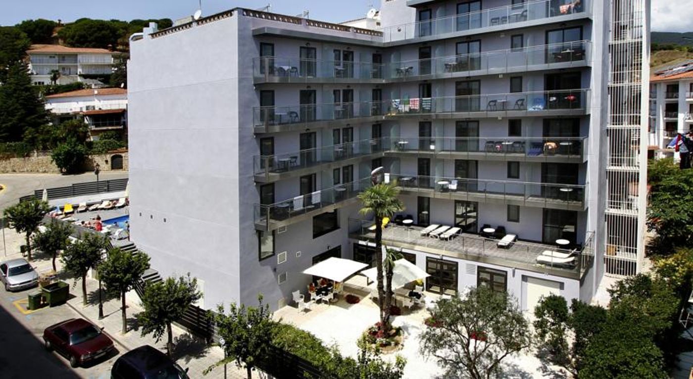 Summer Hotel (formerly Hotel Relax)