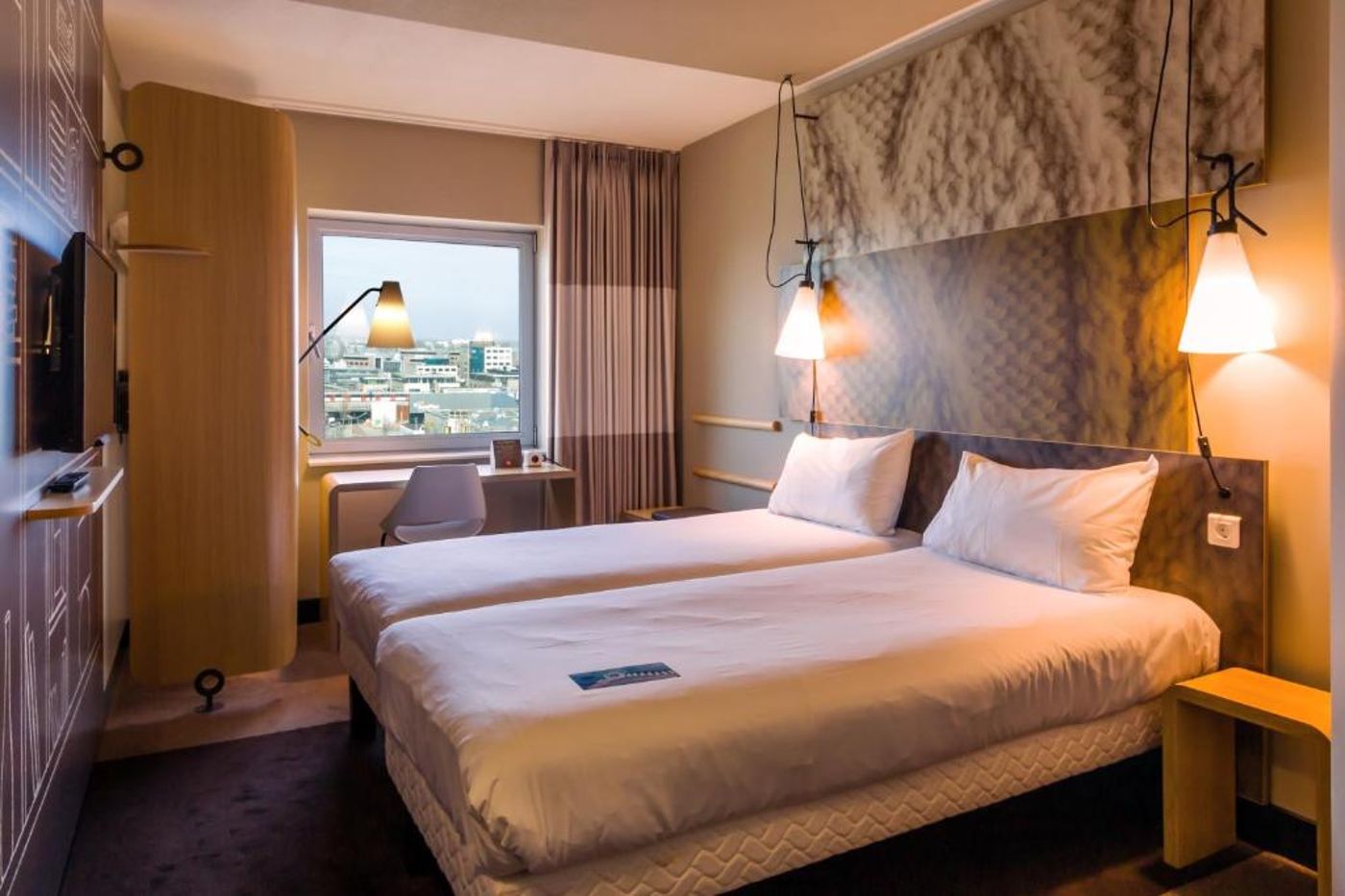 ibis-Amsterdam-City-West-Room-24