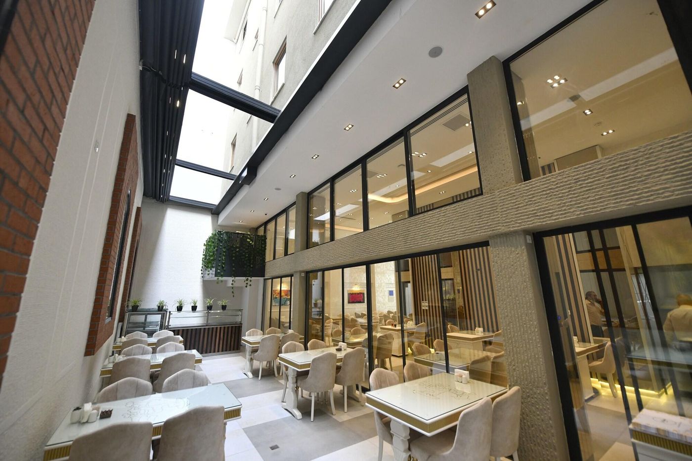 G-Han-Hotel-Restaurant-10