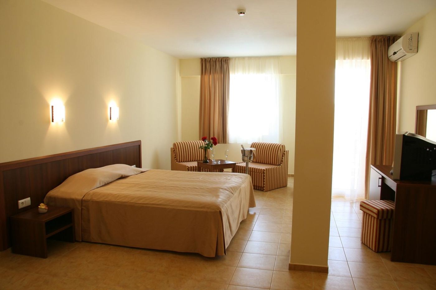 Joya-Park-Complex-Room-27