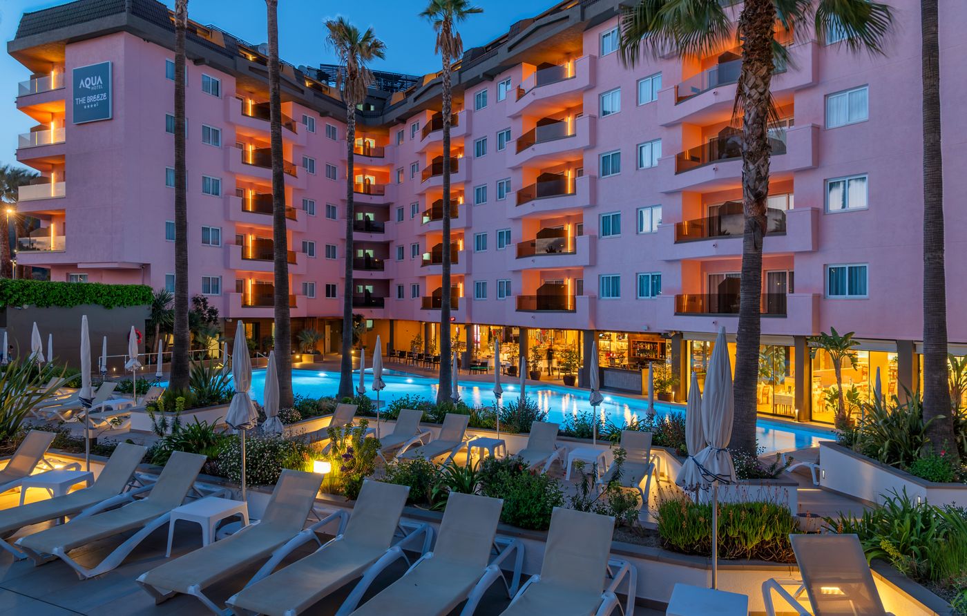 AQUA Hotel The Breeze
