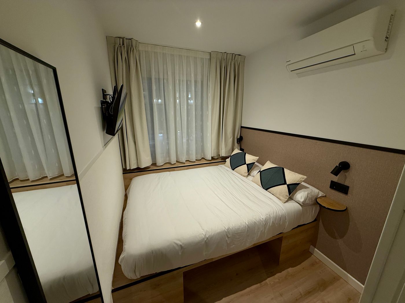 Mucho-Madrid-Room-45