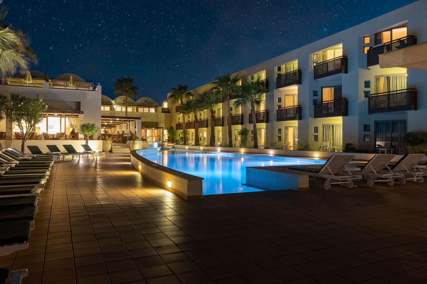 Santa-Marina-Plaza-Pool-9