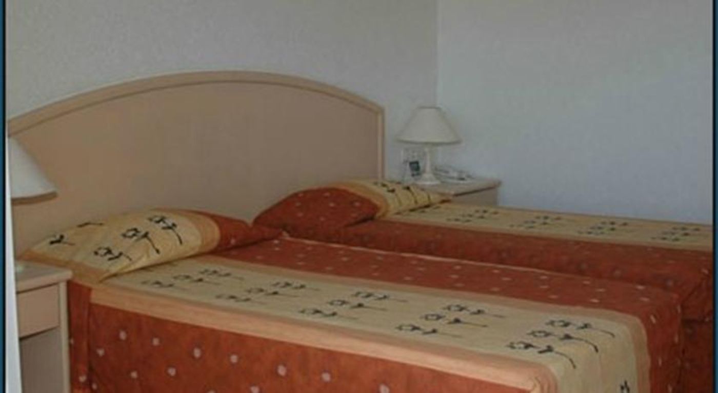 Aska-Just-In-Beach-Room-16