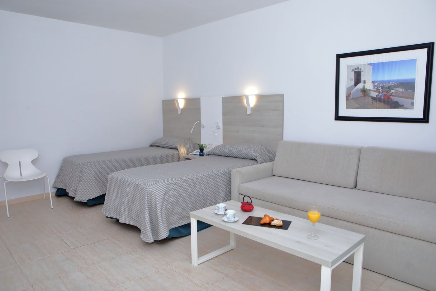 Pyr-Fuengirola-Room-16