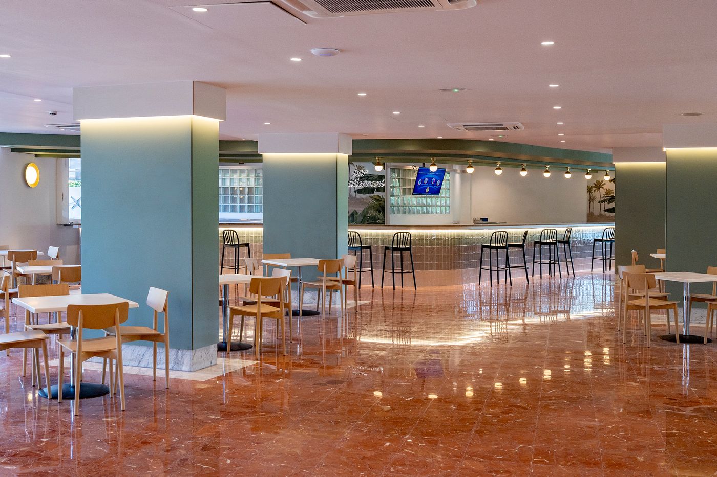 Medplaya-Hotel-Calypso-Bar-44