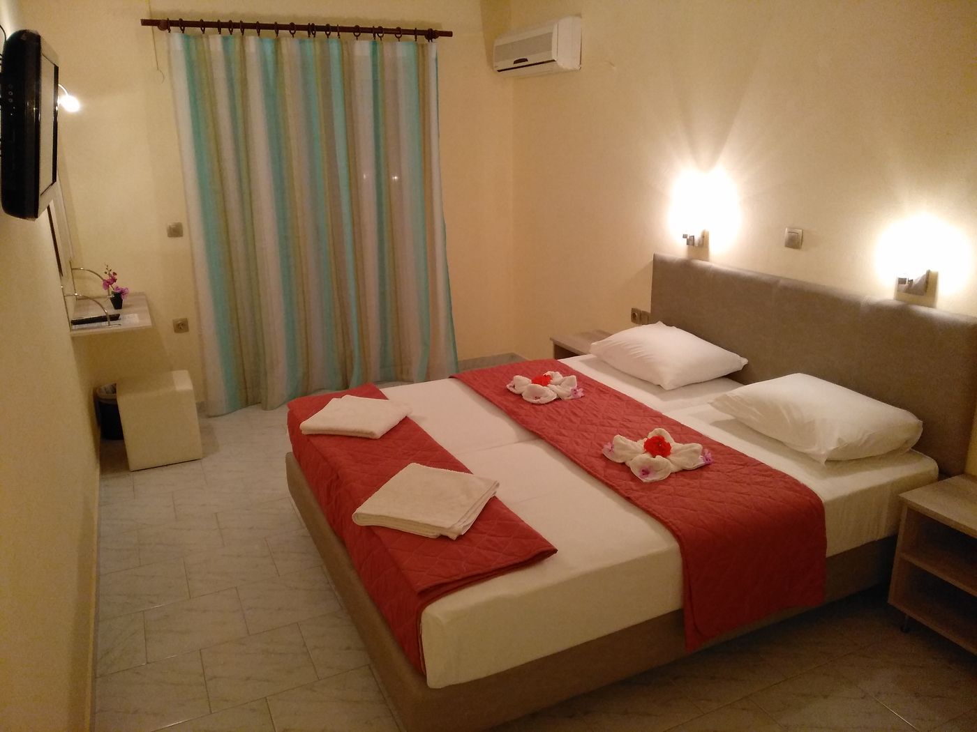 Leonidas-Hotel-And-Studios-Room-29