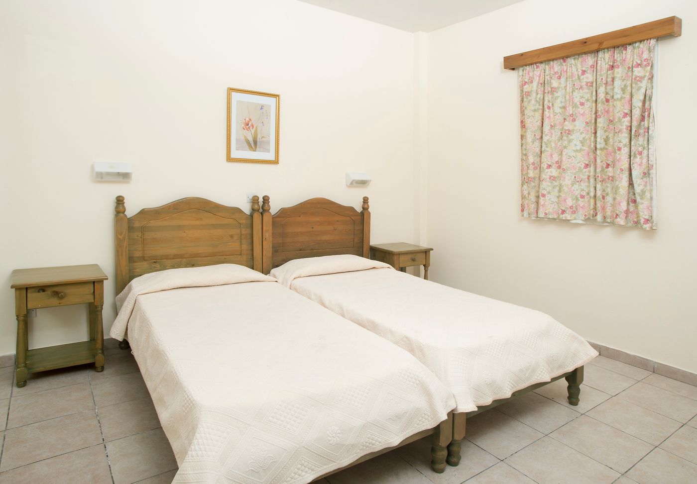 Akamanthea-Holiday-Village-Room-37