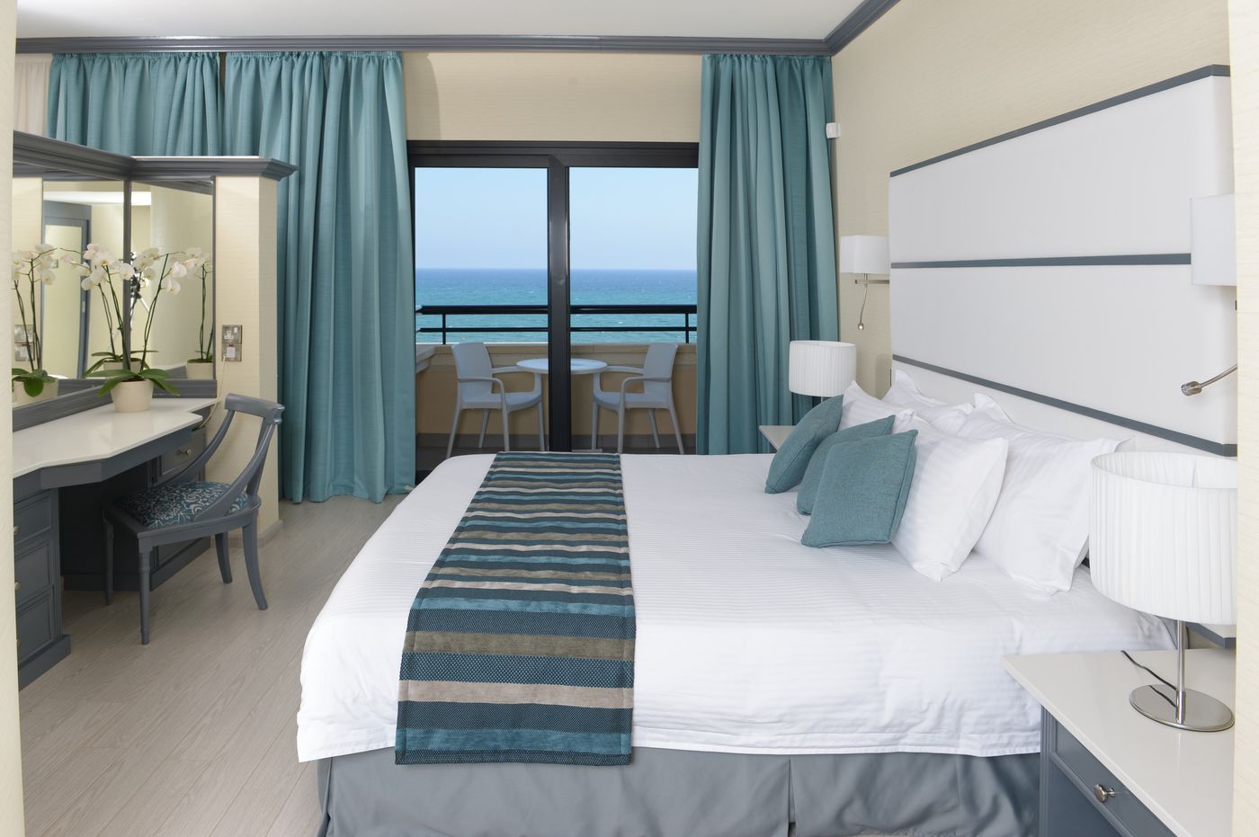 Palm Beach Hotel and Bungalows