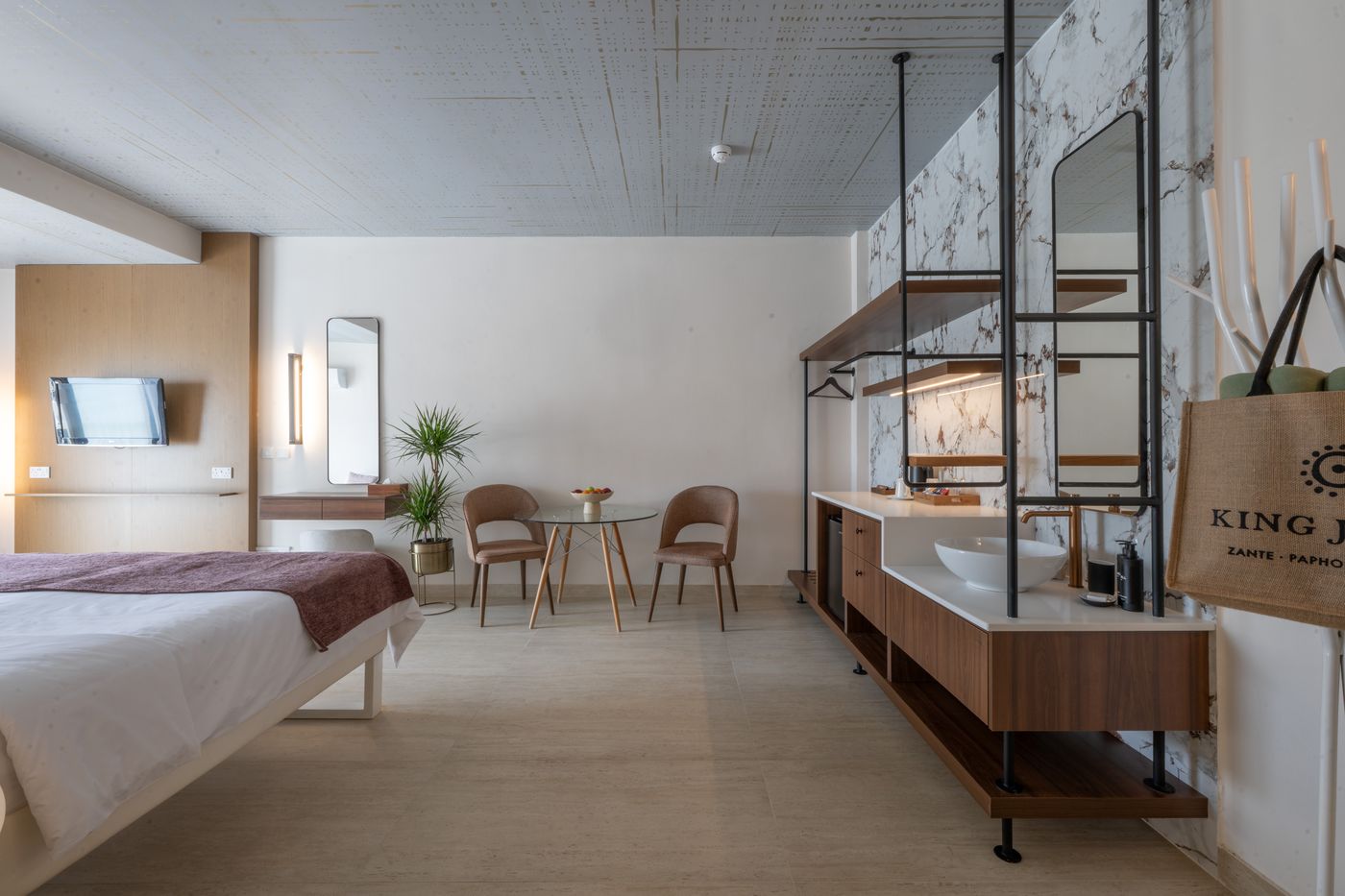 King-Jason-Paphos---Designed-for-Adults-Only-Room-38