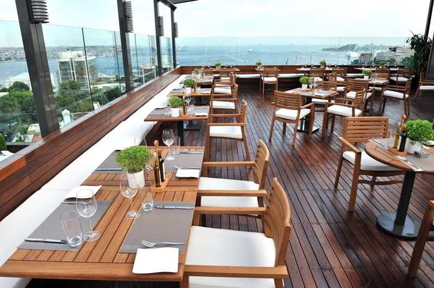 Hilton-Parksa-Istanbul-Terrace-11