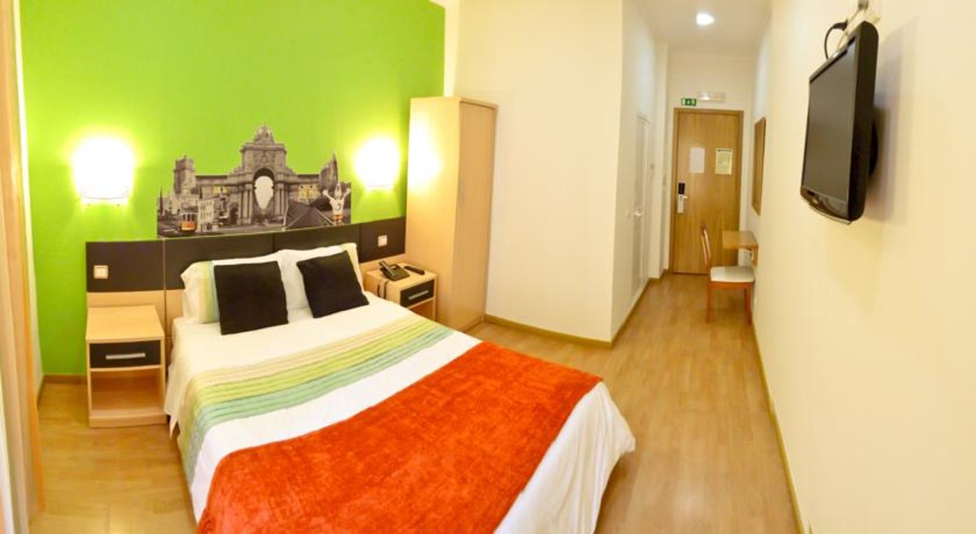 Vila-Nova-Guesthouse-Room-9