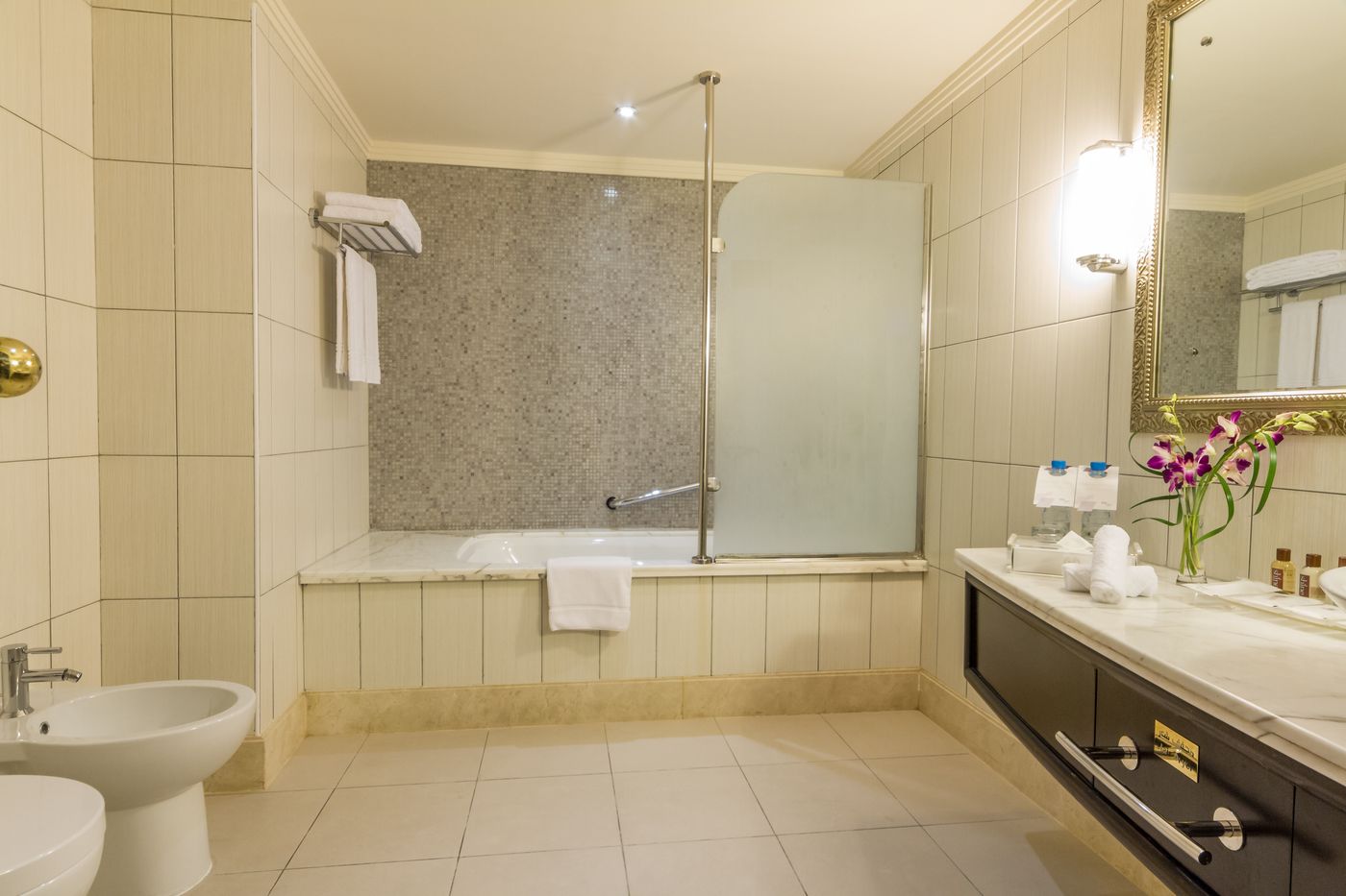 Grand-Excelsior-Deira-Hotel-Room-29