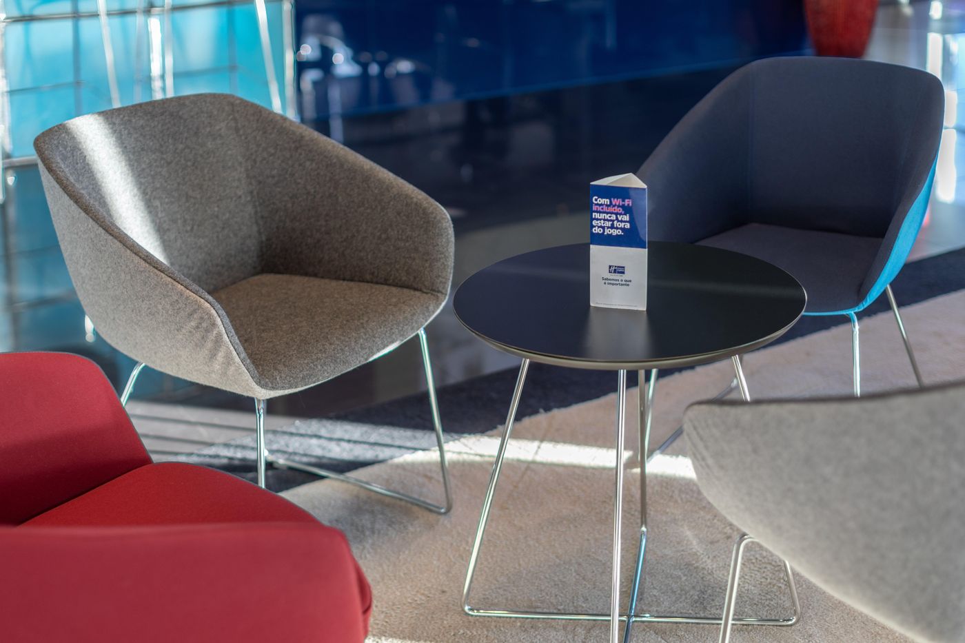 Holiday-Inn-Express-Lisbon-Alfragide-Bar-10