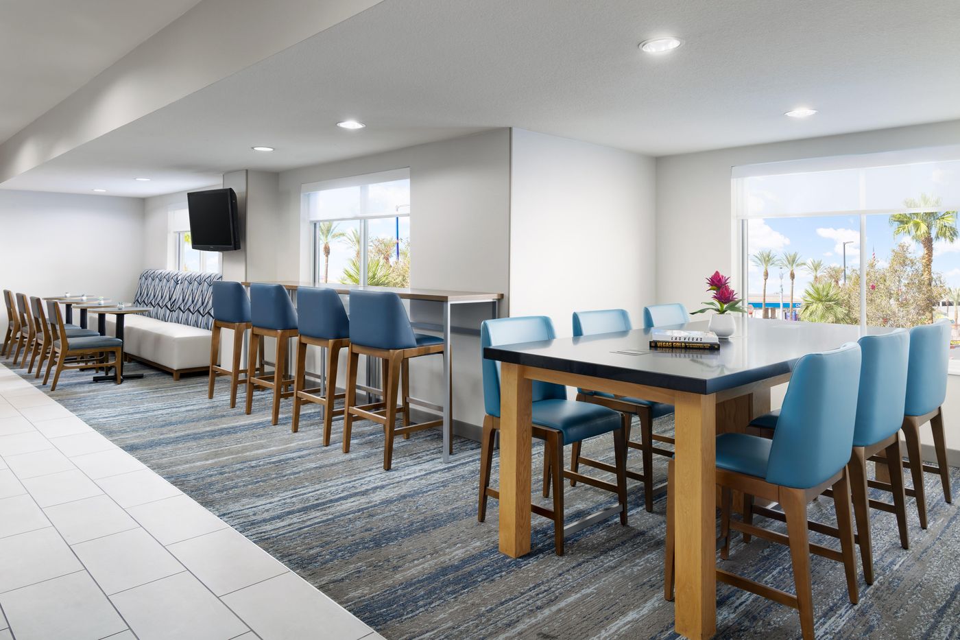 Holiday Inn Express Las Vegas - Stadium Area-United States-Las Vegas-Lobby-6