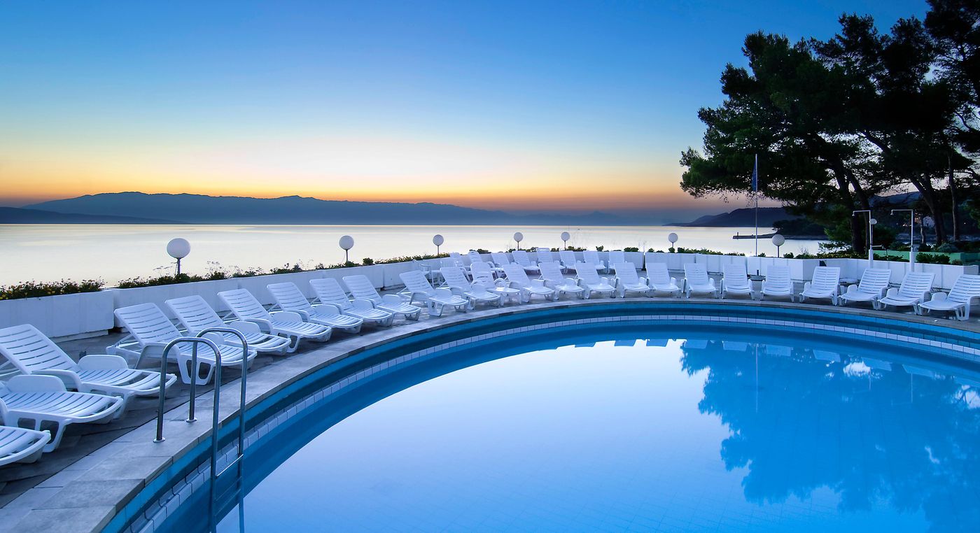 Adriatiq-Resort-Fontana-Deluxe-Pool-6