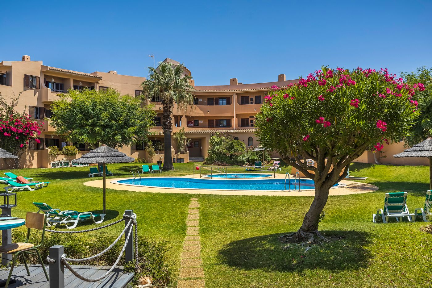 Clube-Maria-Luisa-Pool-2