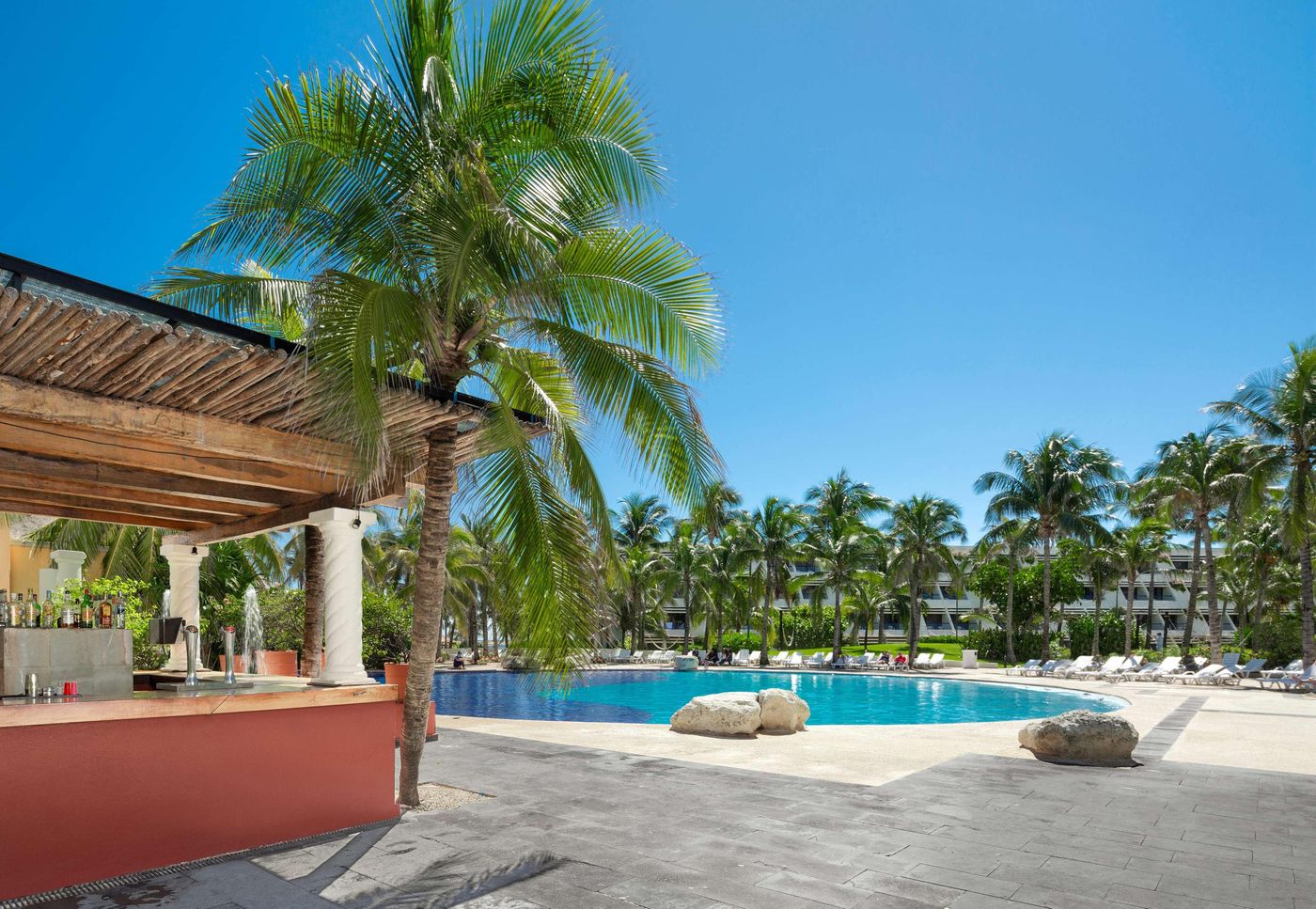 Grand-Oasis-Cancun-Bar-8