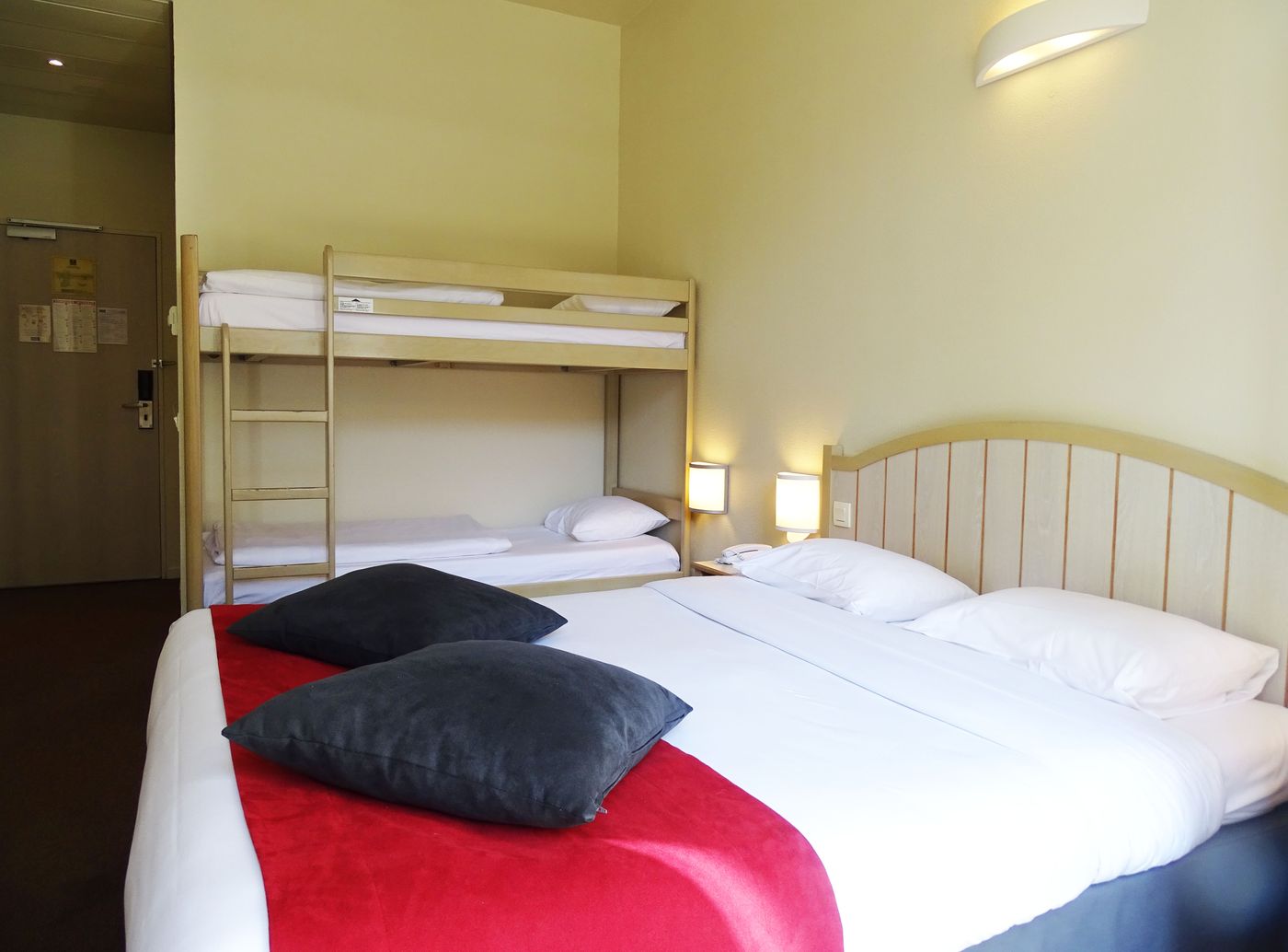 Campanile-Val-de-France-Ex-Kyriad-Disneyland-Room-21