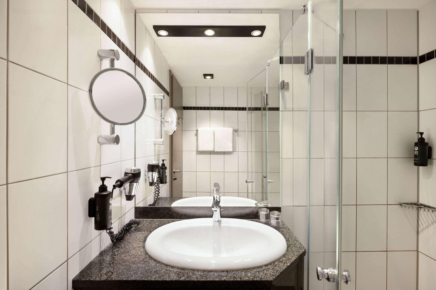 Vienna-House-Easy-by-Wyndham-Berlin-PrenzlauerBerg-Room-47