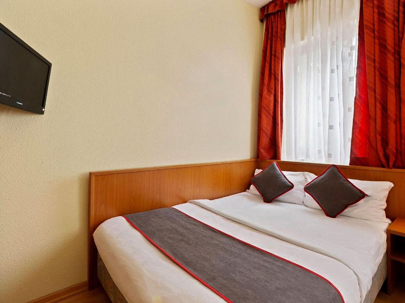 Hotel-Bohemia-By-Vivere-Stays-Room-21