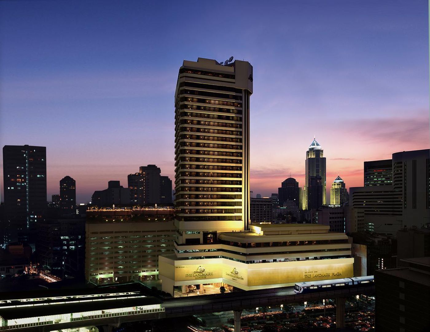 The-Landmark-Bangkok-General-view-9