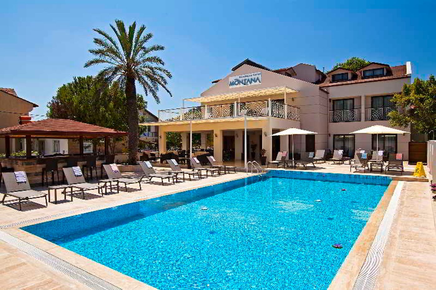 Montana-Boutique-Hotel-Pool-2