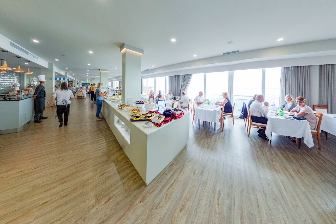 Orca-Praia-Restaurant-38