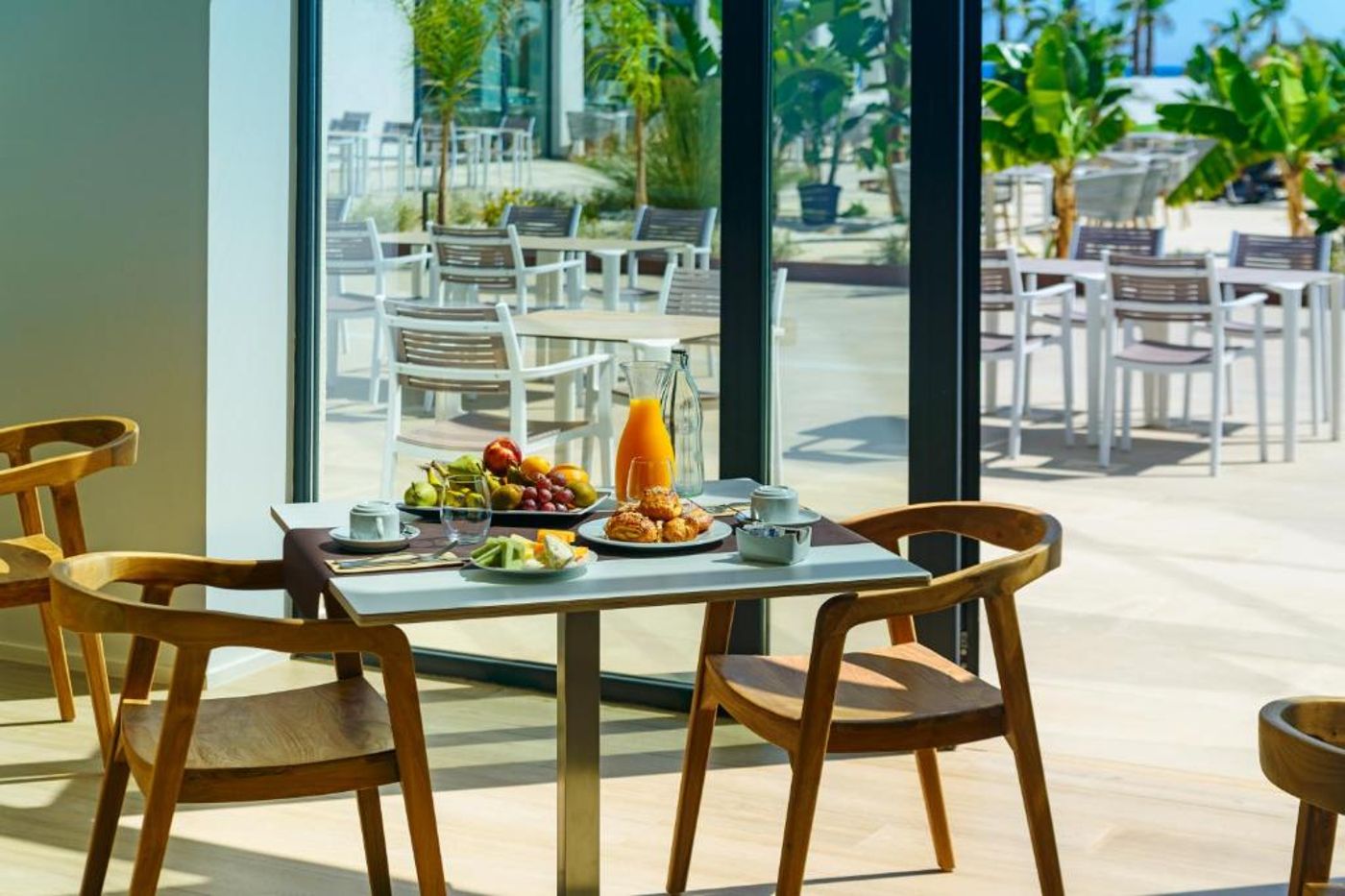 Cabogatamar-Garden-Restaurant-11