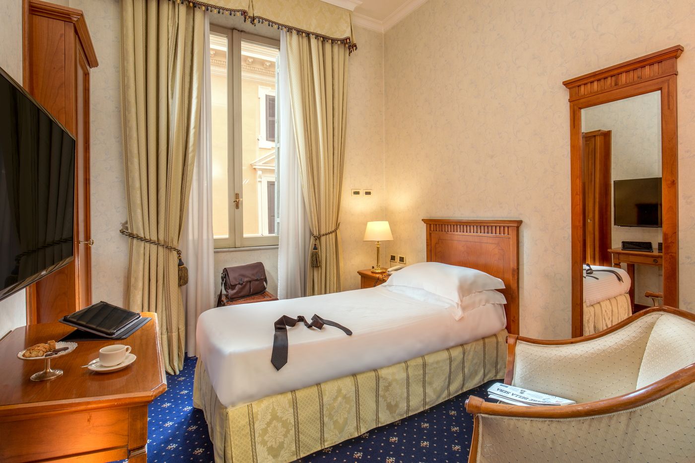 Unaway-Hotel-Empire-Roma-Room-22