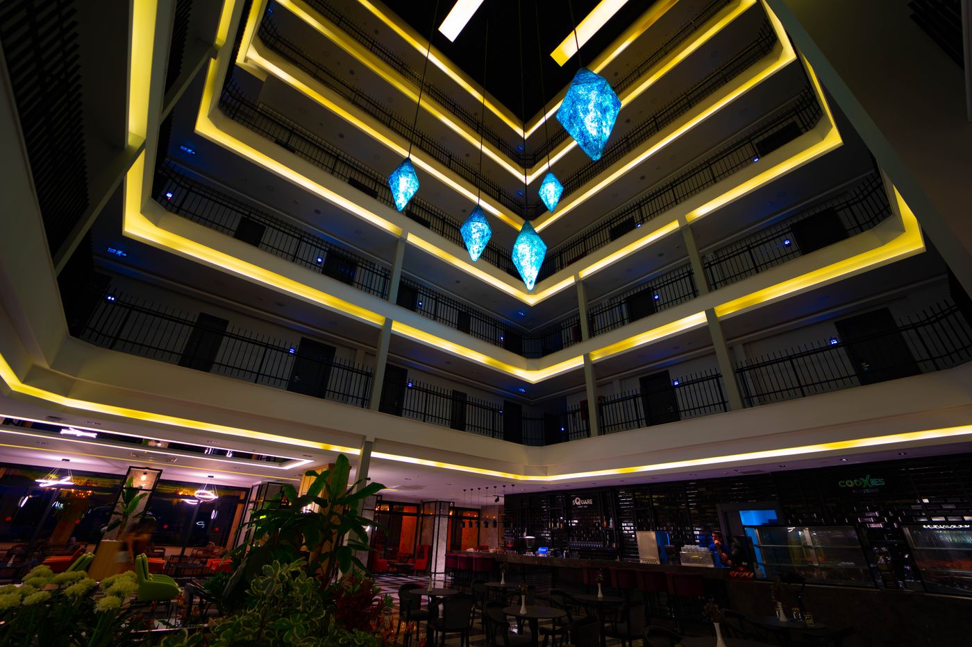 Nox-Inn-Deluxe-Hotel-Lobby-51