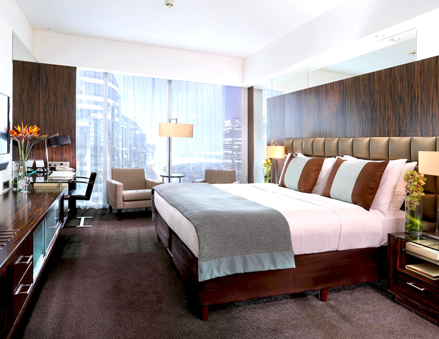 Bonnington-Jumeirah-Lakes-Towers-Room-22