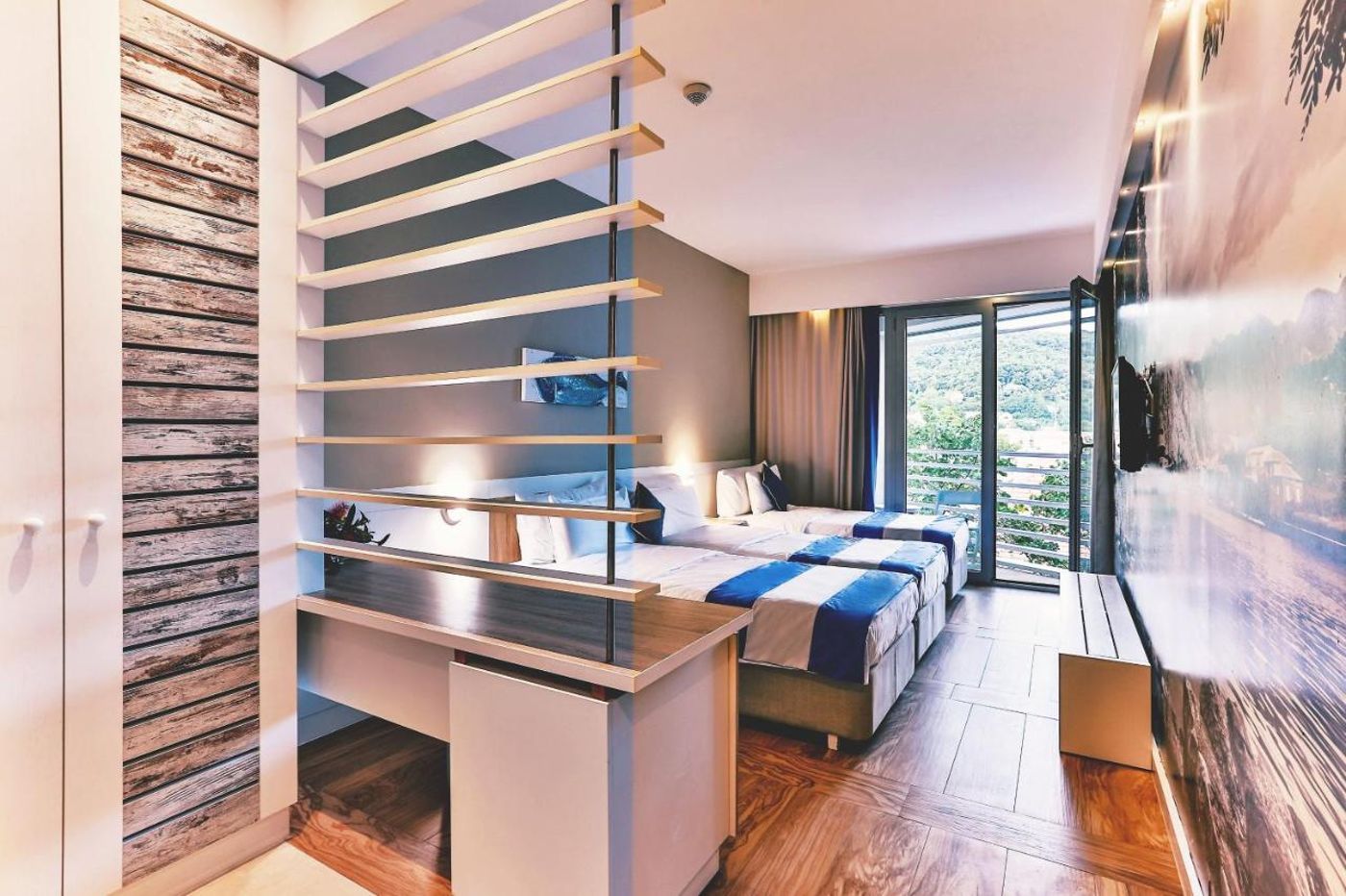 Carine-Hotel-Delfin-Room-11