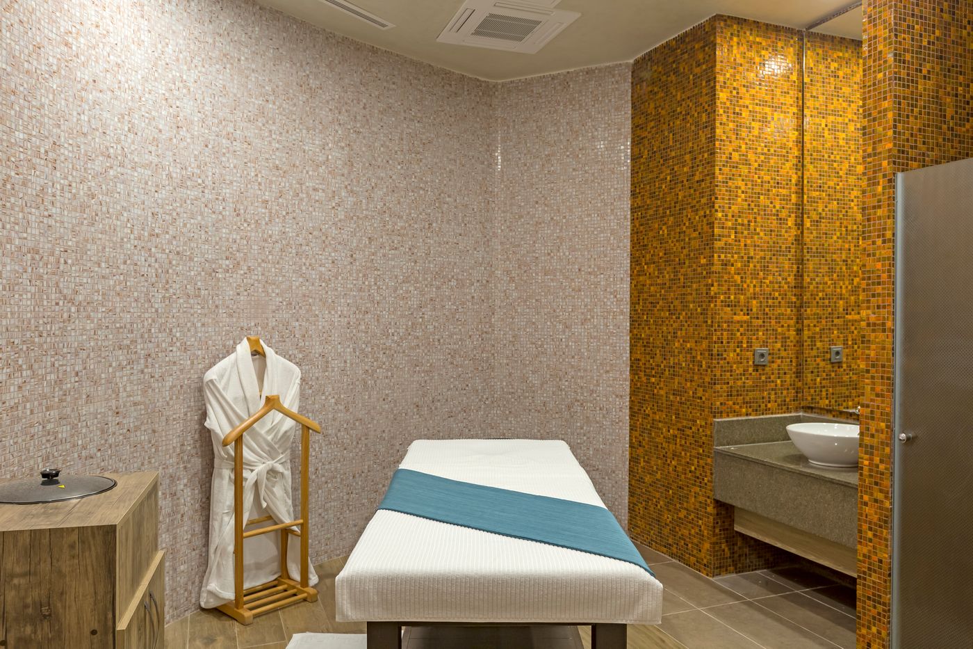 Royal-Seginus-Sports-and-Entertainment-88