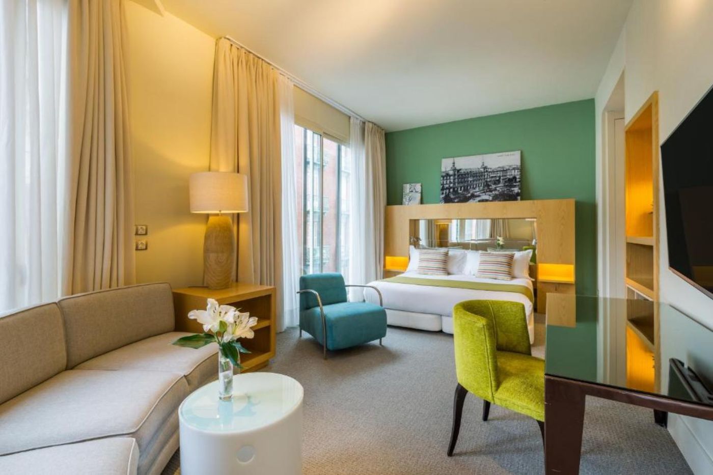 Room-Mate-Alicia-Room-25